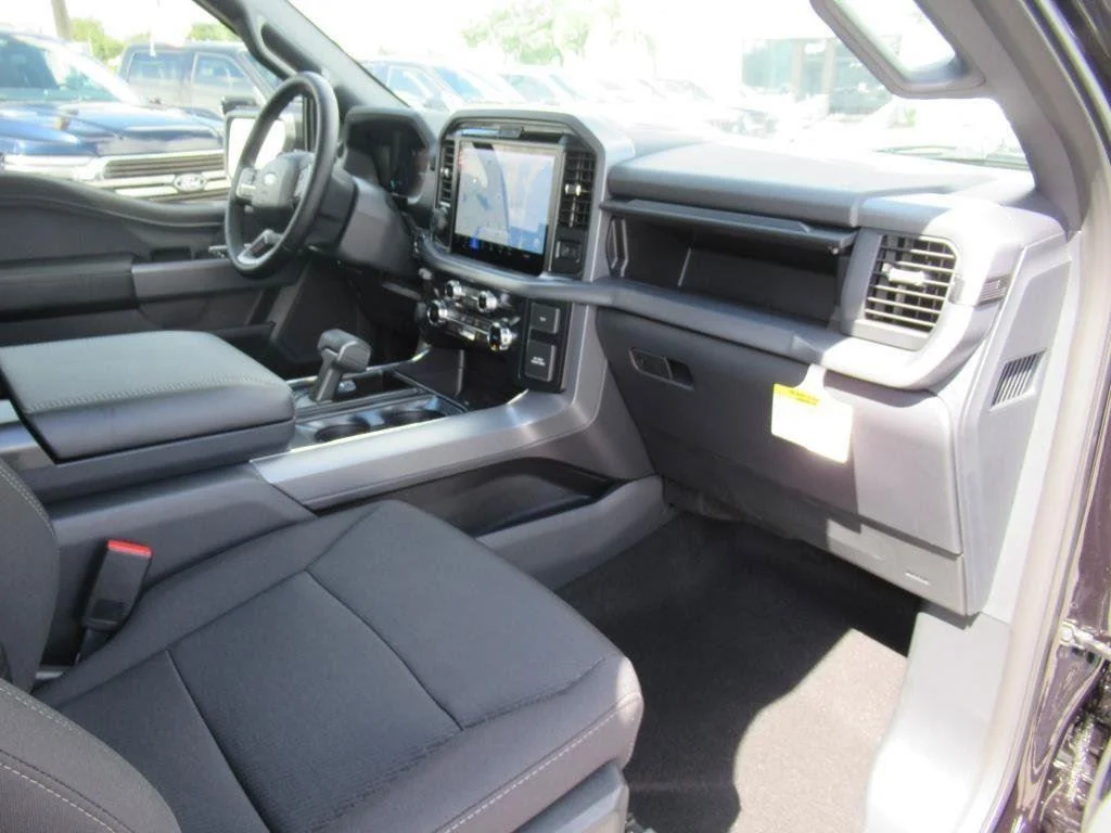 New 2025 Agate Black Metallic Ford XLT image 10
