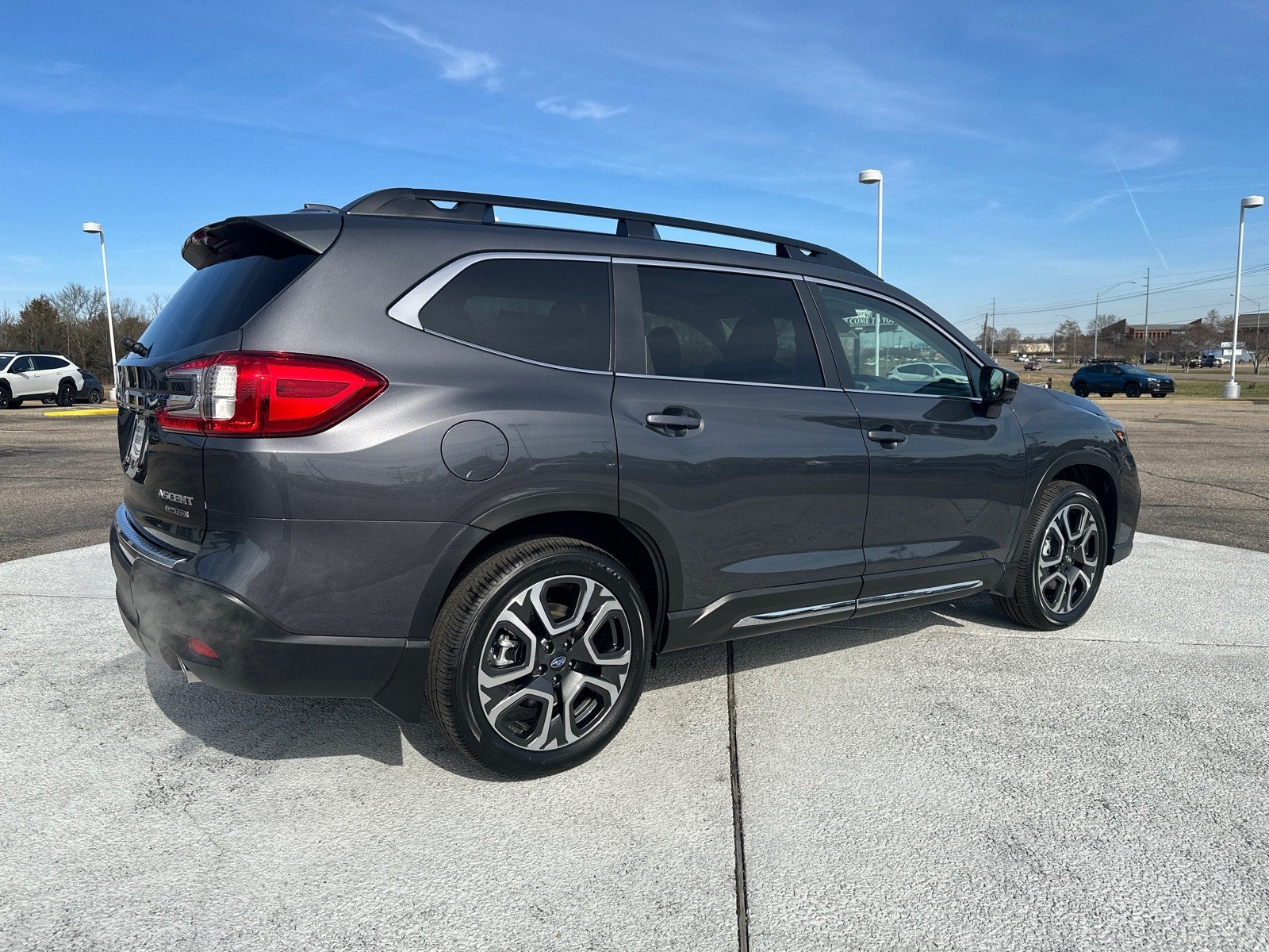 2026 Subaru Ascent Limited - Photo 7