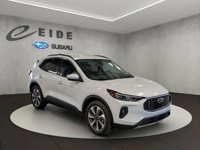2025 Ford Escape Platinum AWD's photo