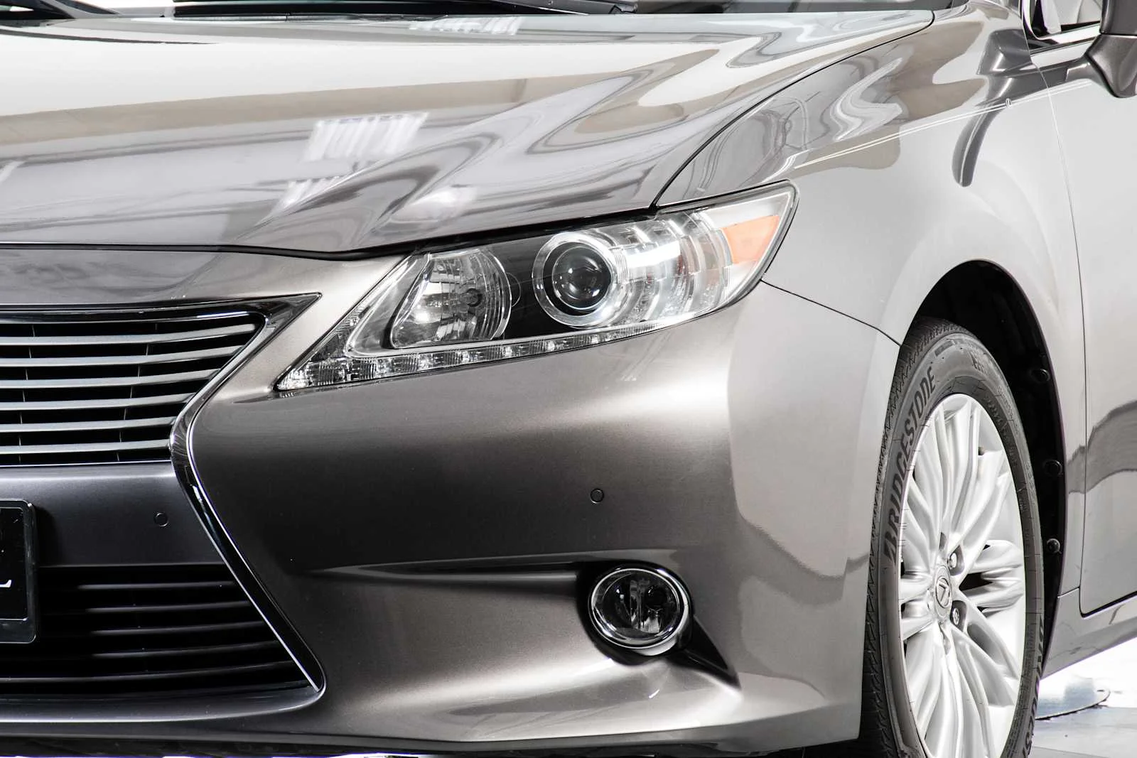 Used 2013 Nebula Gray Pearl Lexus 4dr Sdn image 11