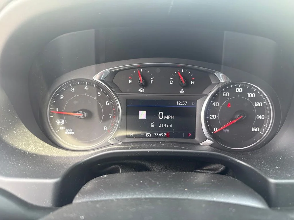 Used 2023 White GMC SLT image 6