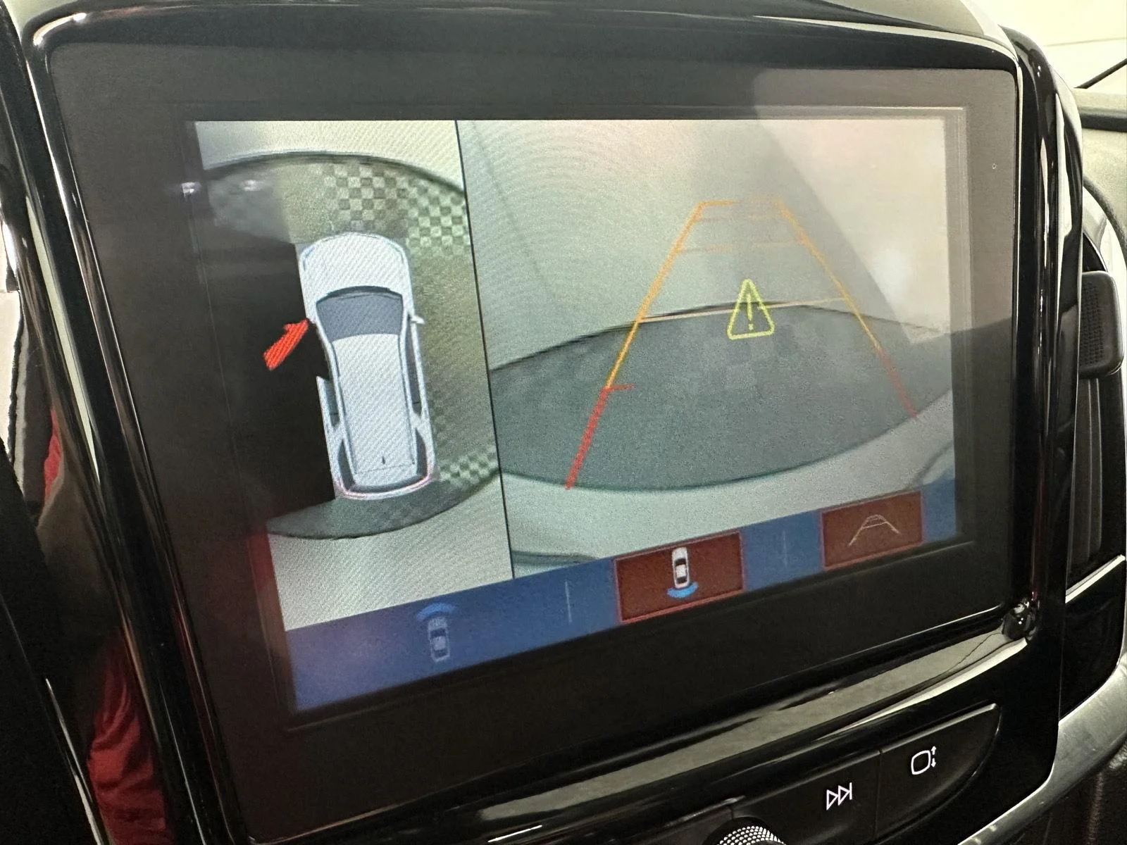 Used 2018 Iridescent Pearl Tricoat Chevrolet Premier image 11
