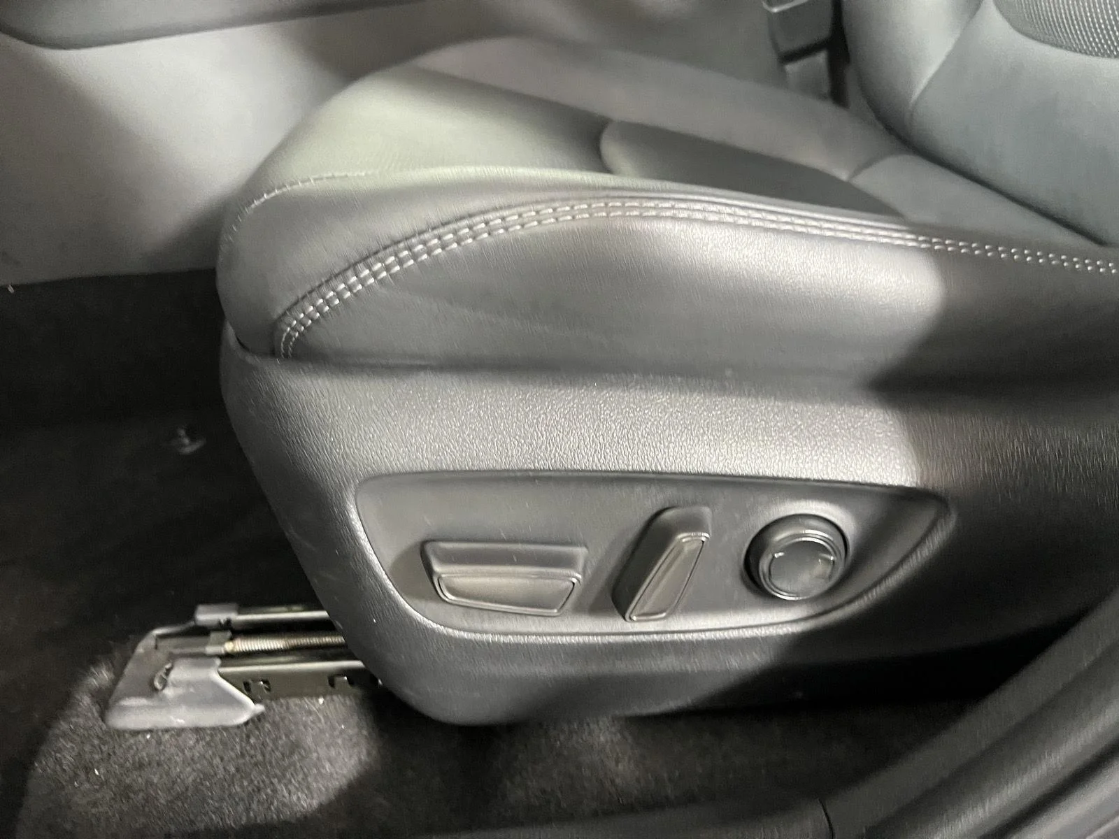 Used 2022 Gy Toyota Hybrid Limited image 34