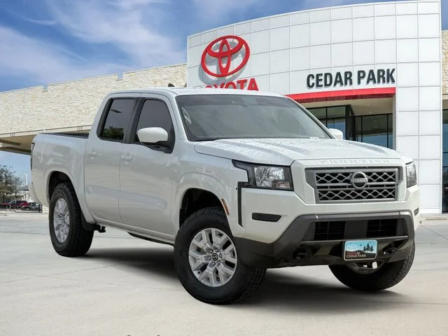 2022 Nissan Frontier SV Crew Cab 4X4 SWB's photo