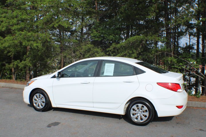 Used 2017 Century White Hyundai SE image 3