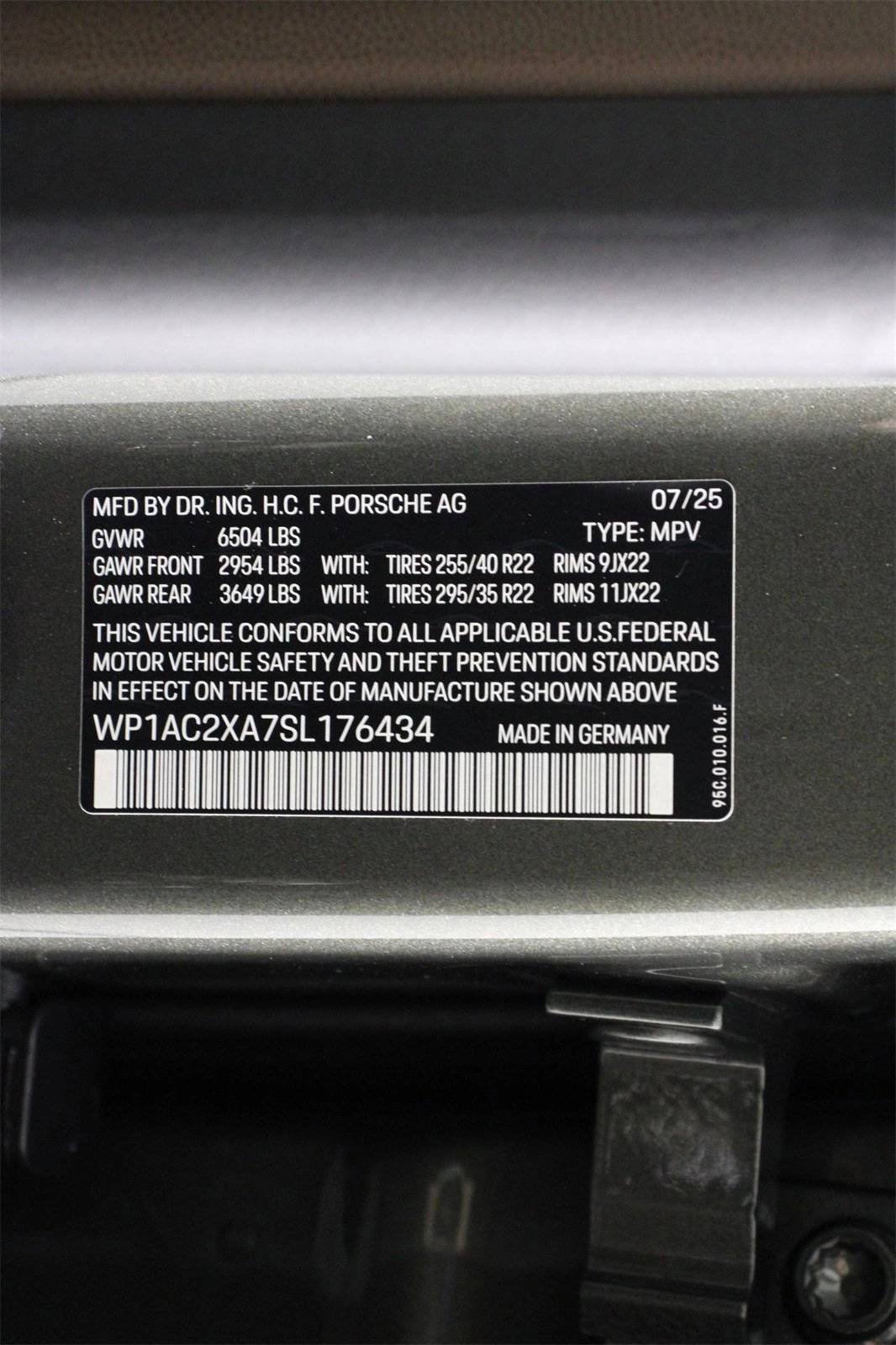 Certified Used 2025 Aventurine Green Metallic Porsche Turbo image 24