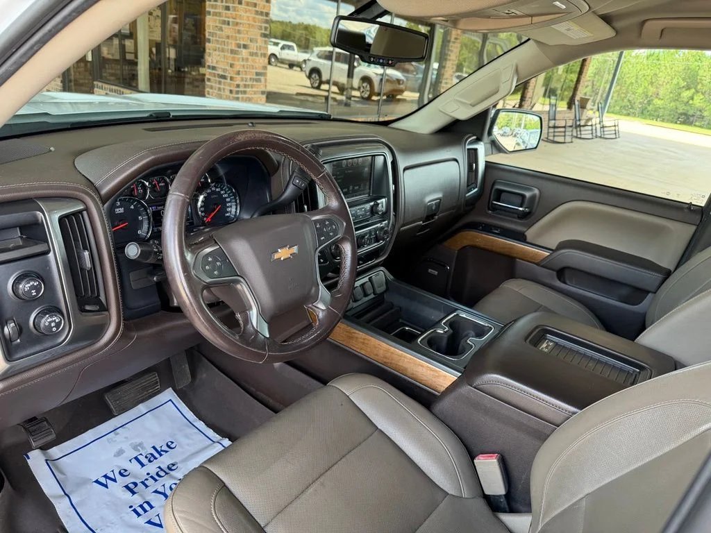 Used 2018 White Chevrolet LTZ image 4