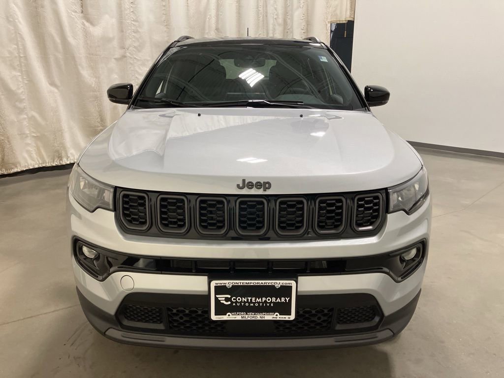 New 2026 Silver Zynith Metallic Clear-Coat Exterior Paint Jeep Limited Altitude image 15