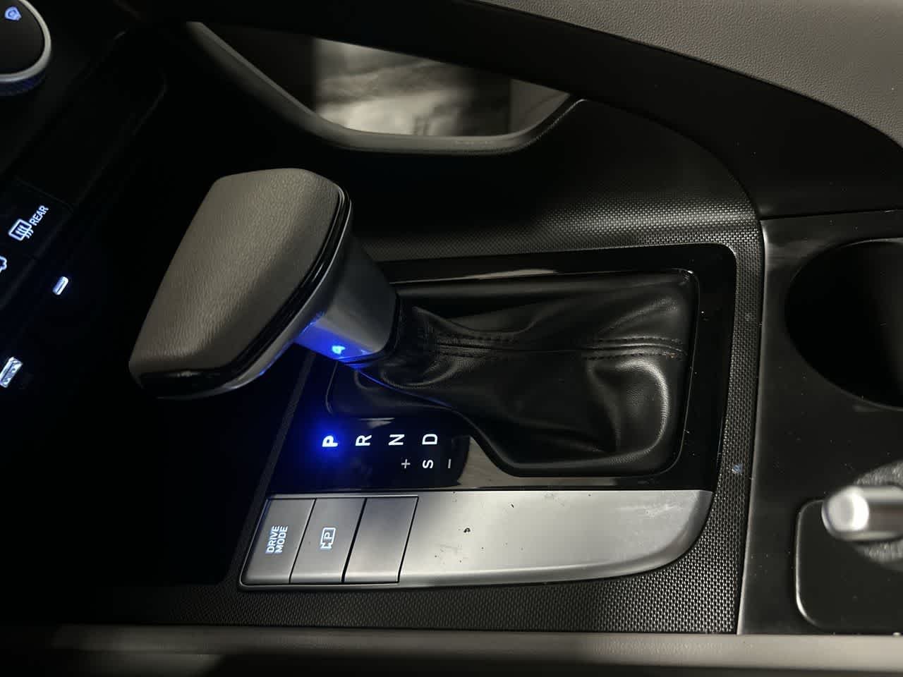 2025 Hyundai Elantra SE - Photo 21