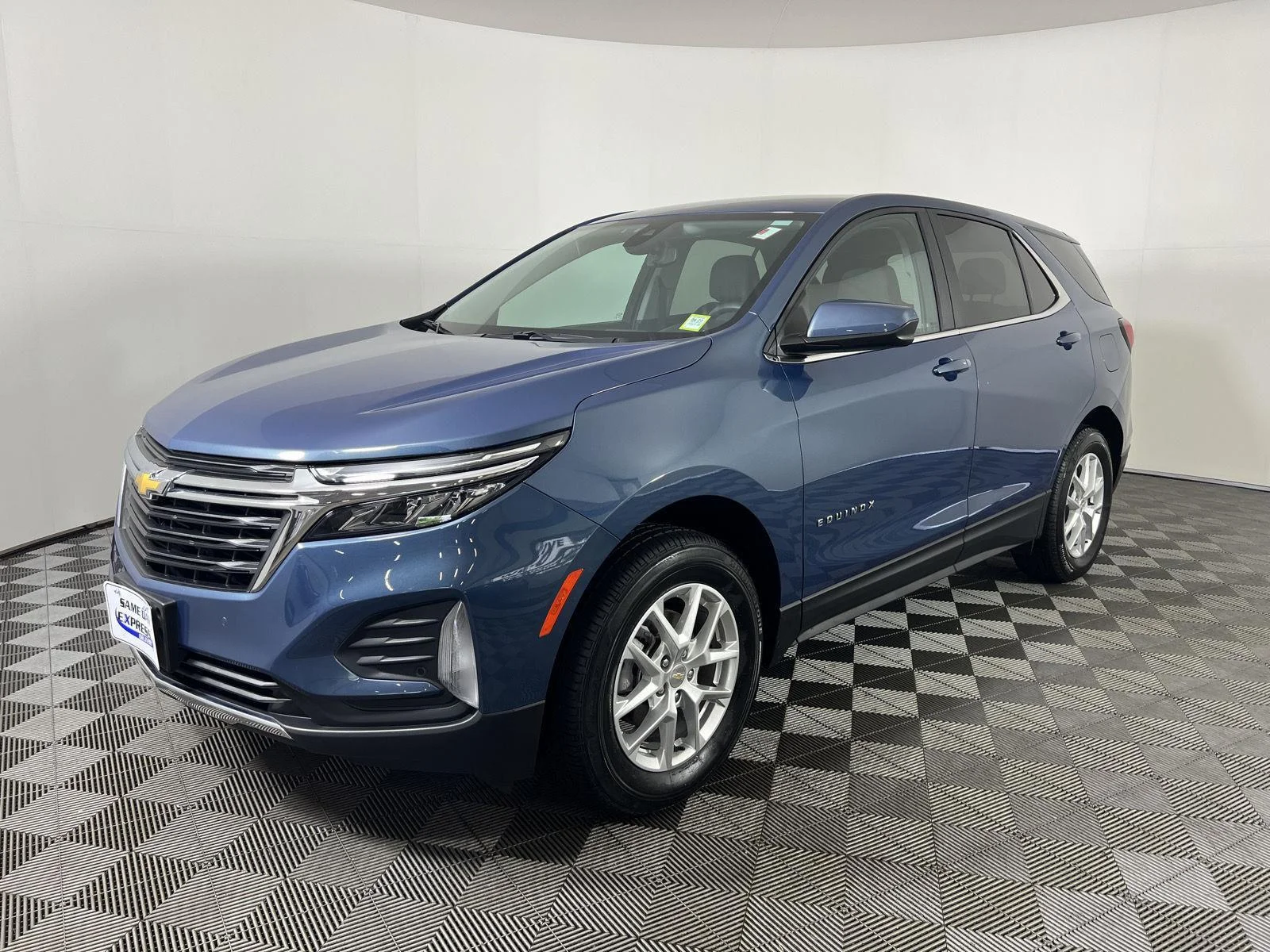 Used 2024 Lakeshore Blue Metallic Chevrolet LT image 28