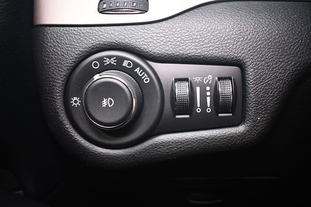 2016 Jeep Cherokee Latitude - Photo 21