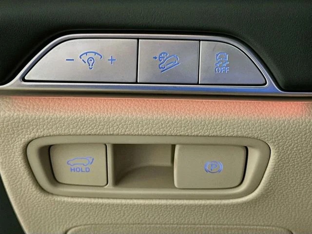 New 2027 Silver Genesis 2.5T Prestige image 22