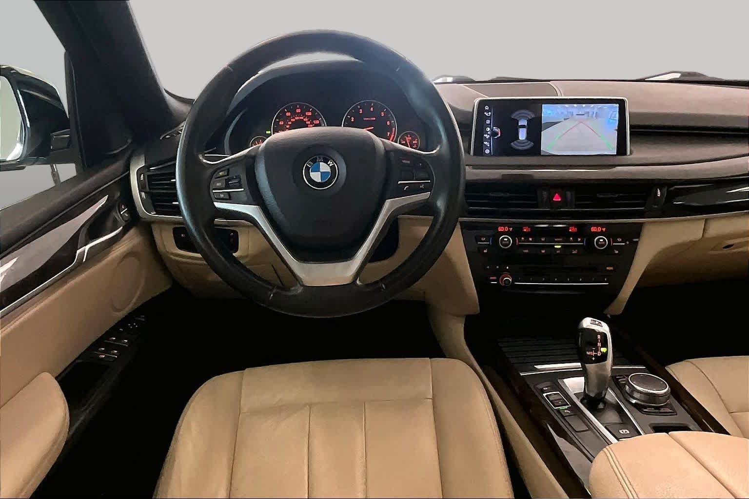 Used 2017 Alpine White BMW sDrive35i image 5