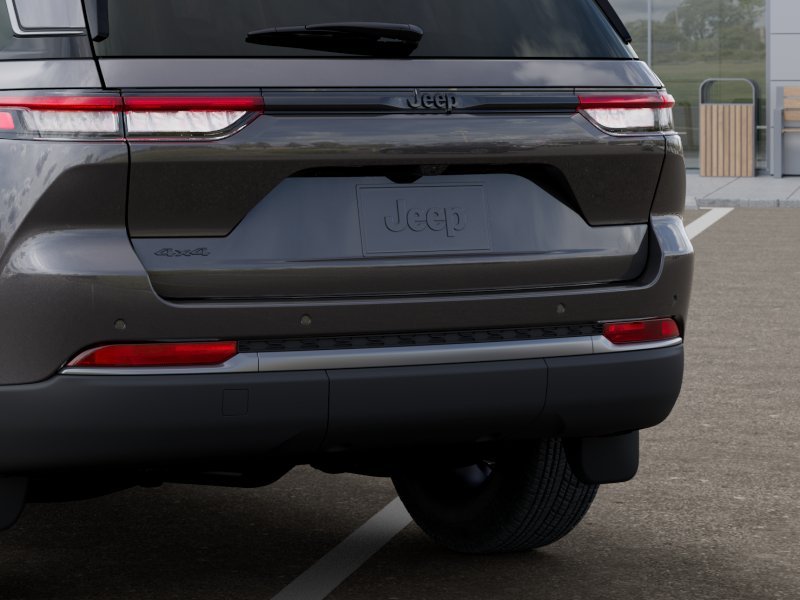 New 2026 Baltic Gray Metallic Clear-Coat Exterior Paint Jeep GRAND CHEROKEE LAREDO ALTITUDE image 39