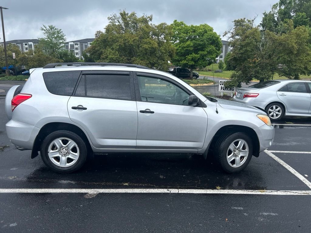 Used 2007 Silver Toyota Base image 2