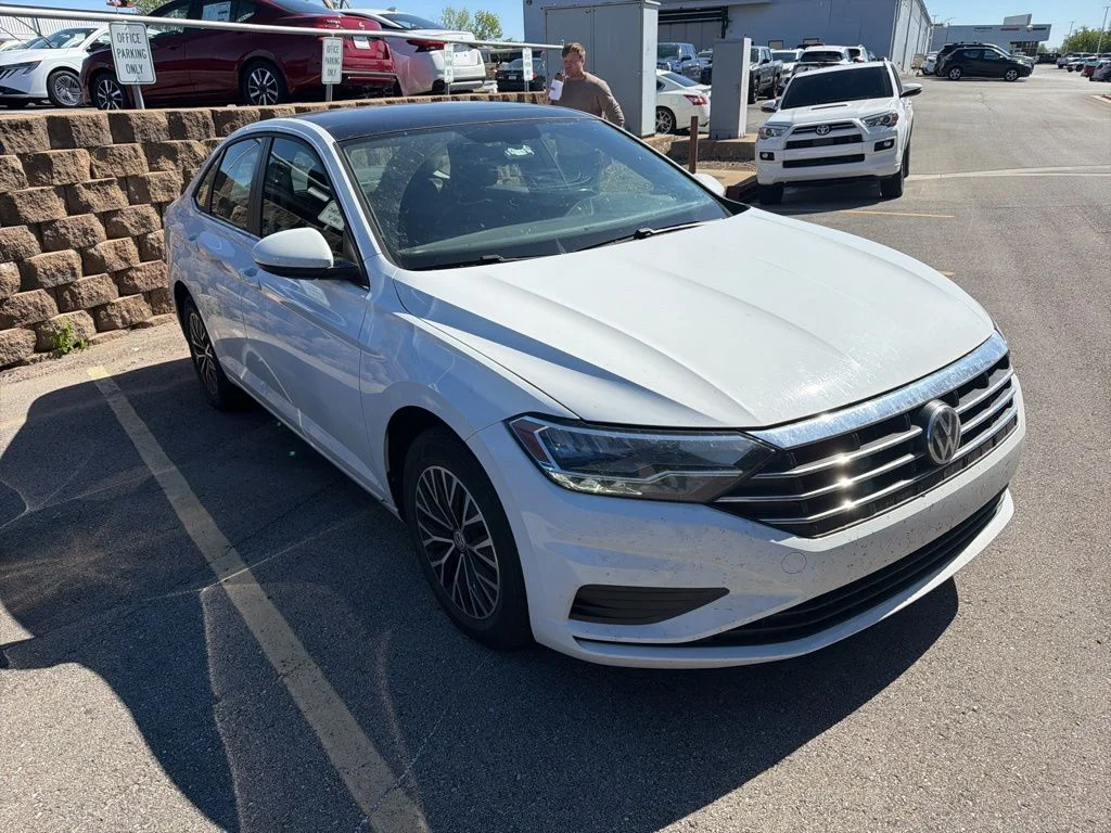 Used 2019 Volkswagen Jetta SE with VIN 3VWCB7BUXKM205418 for sale in Kansas City