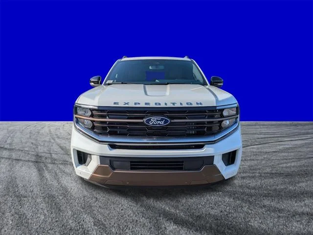 New 2027 Star White Metallic Tri-Coat Ford MAX King Ranch® image 9