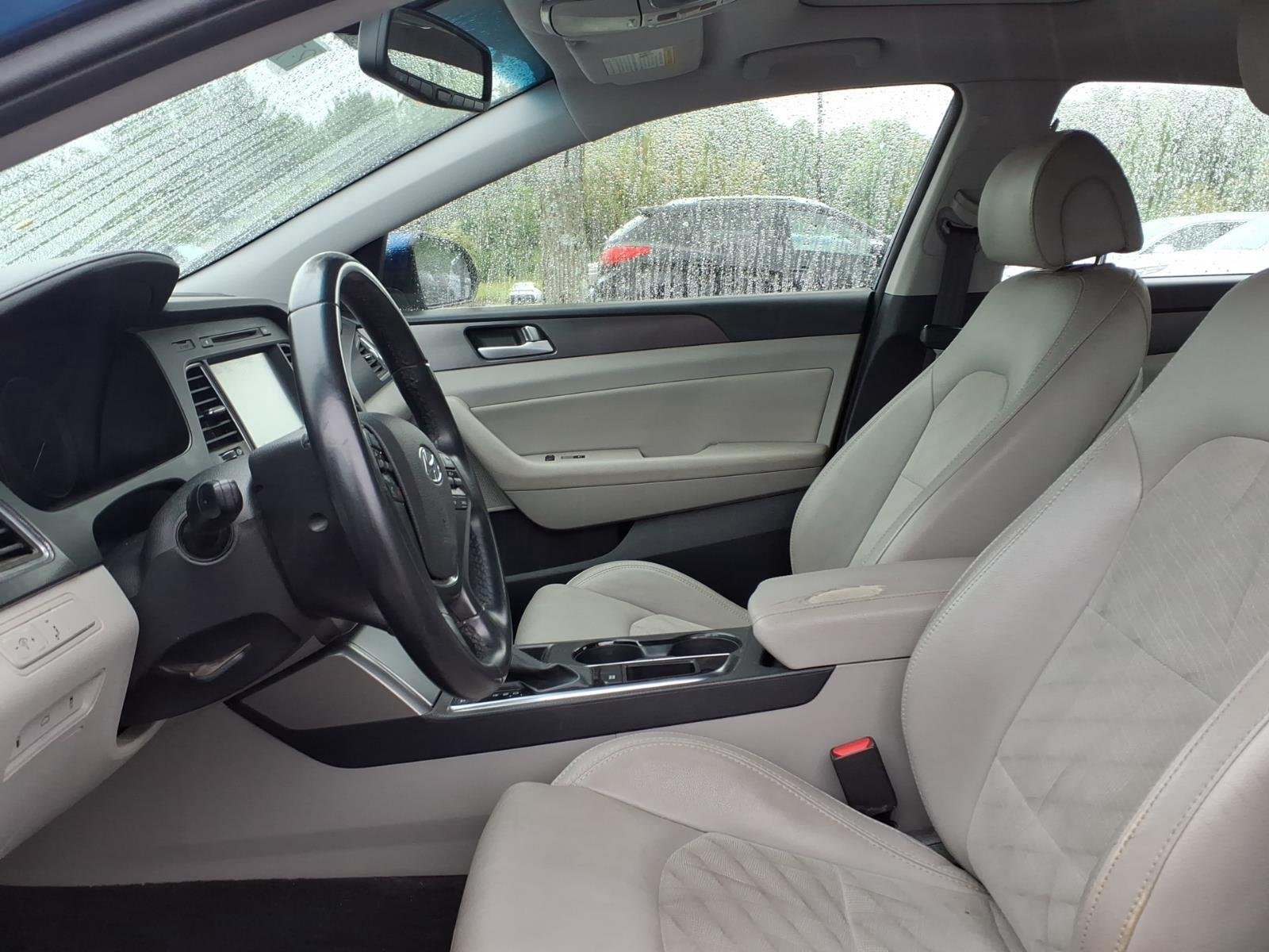 Used 2016 Lakeside Blue Hyundai 2.4L Sport image 19