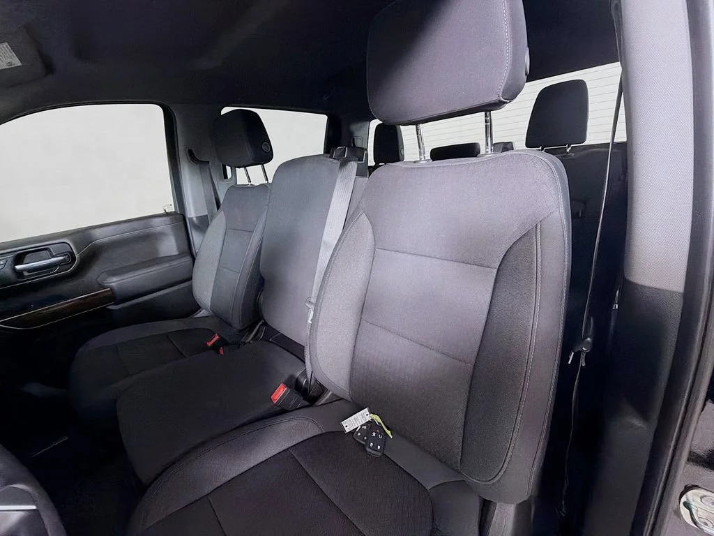 Used 2021 BLACK Chevrolet RST image 12
