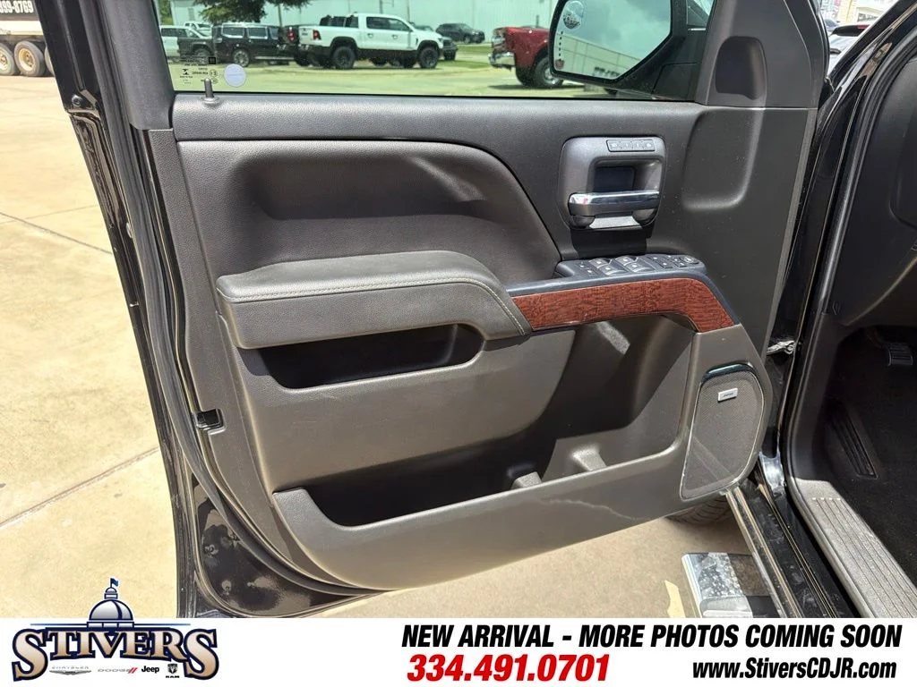 Used 2018 Black GMC SLT image 15