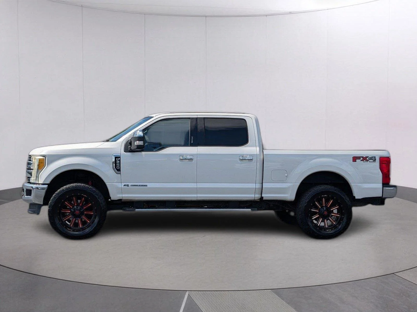 Used 2017 White Platinum Metallic Tri-Coat Ford Lariat image 2