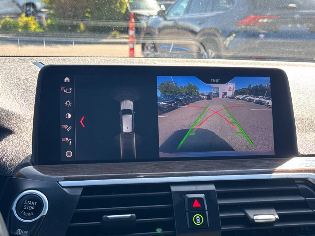Used 2019 Silver BMW xDrive30i image 23