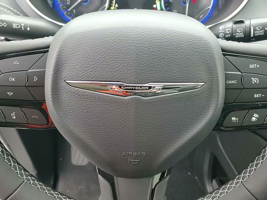 2026 Chrysler Pacifica Limited - Photo 17