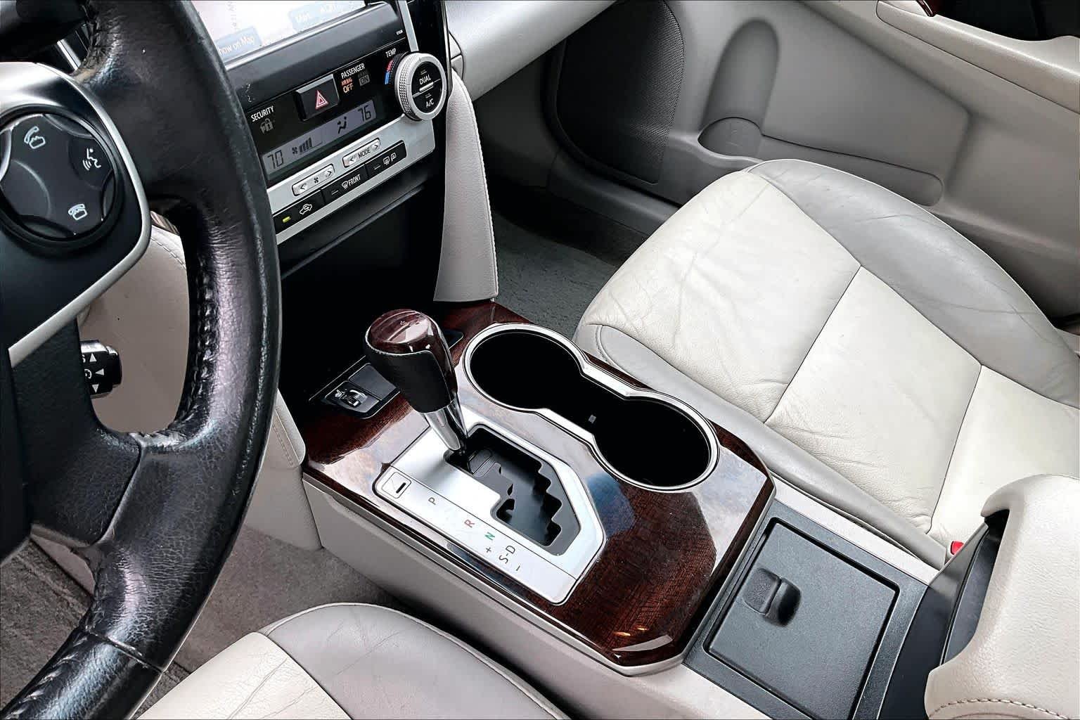 Used 2013 Classic Silver Metallic Toyota XLE image 17