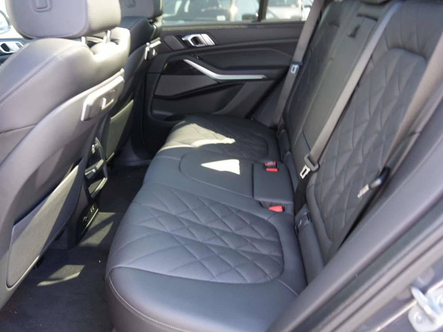 New 2026 Dravit Grey Metallic BMW xDrive40i image 11