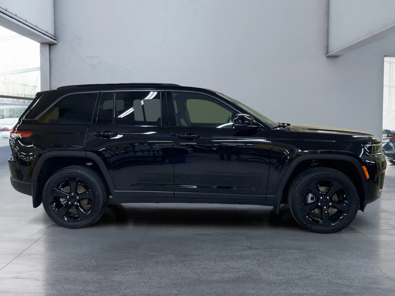 New 2026 Diamond Black Crystal Pearl Jeep Altitude image 6
