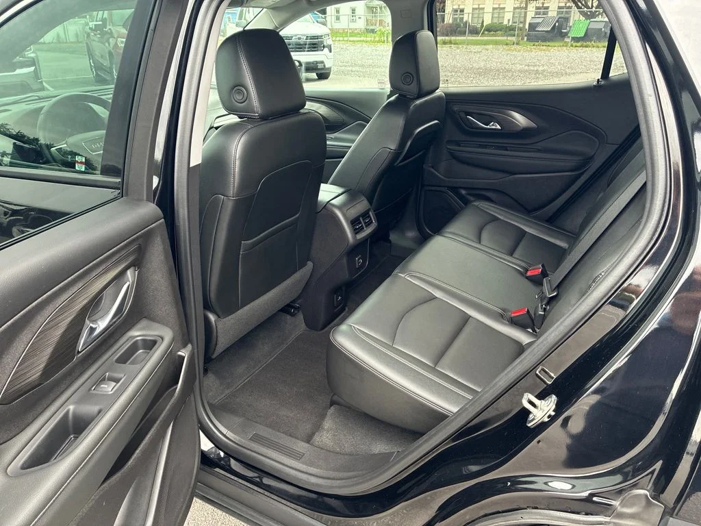 Used 2024 Black GMC SLT image 38