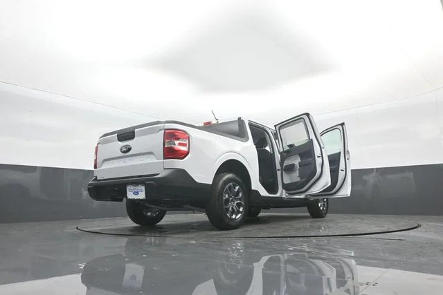 New 2026 Oxford White Ford XLT image 37