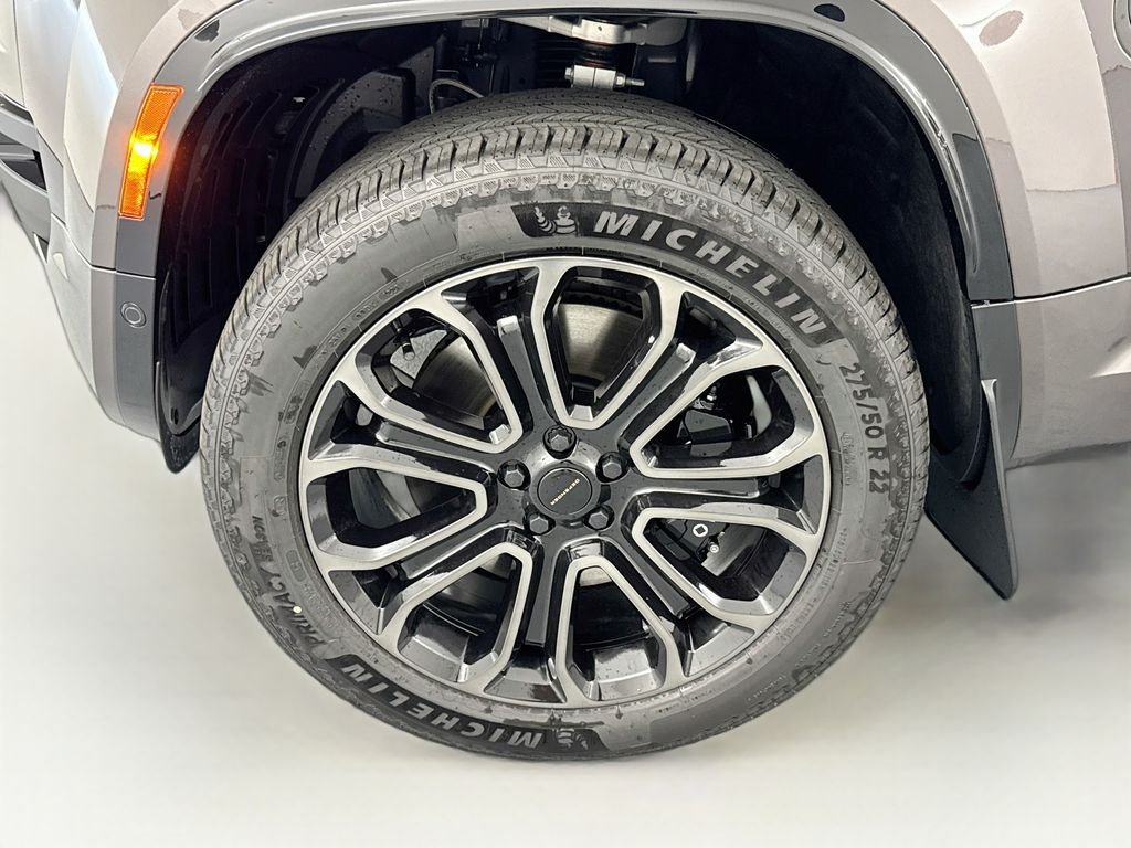 New 2026 Charente Grey Land Rover OCTA image 32