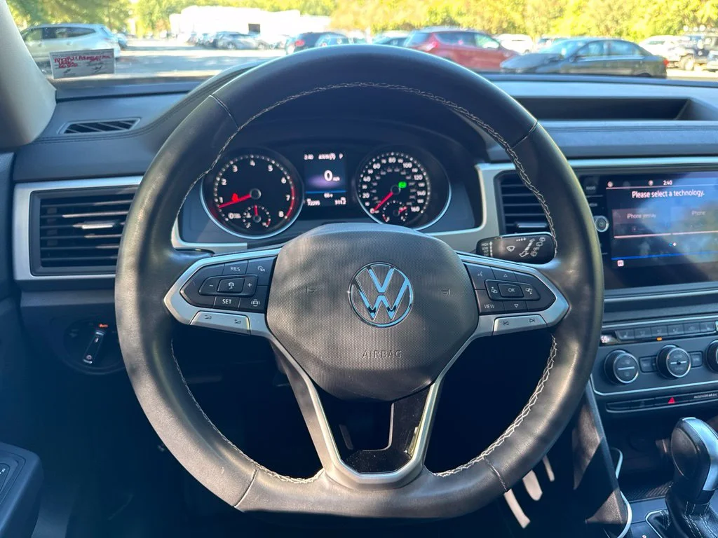 Used 2021 Blue Volkswagen 3.6L V6 SE w/Technology image 7