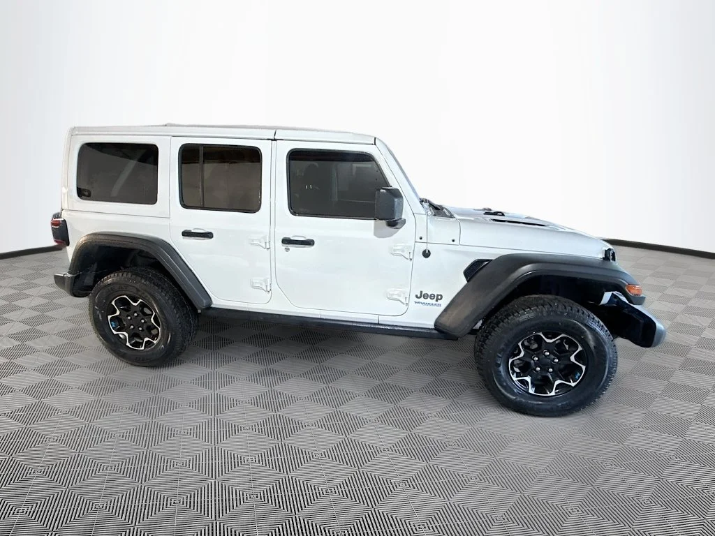 Used 2022 White Jeep Unlimited Rubicon 4xe image 5