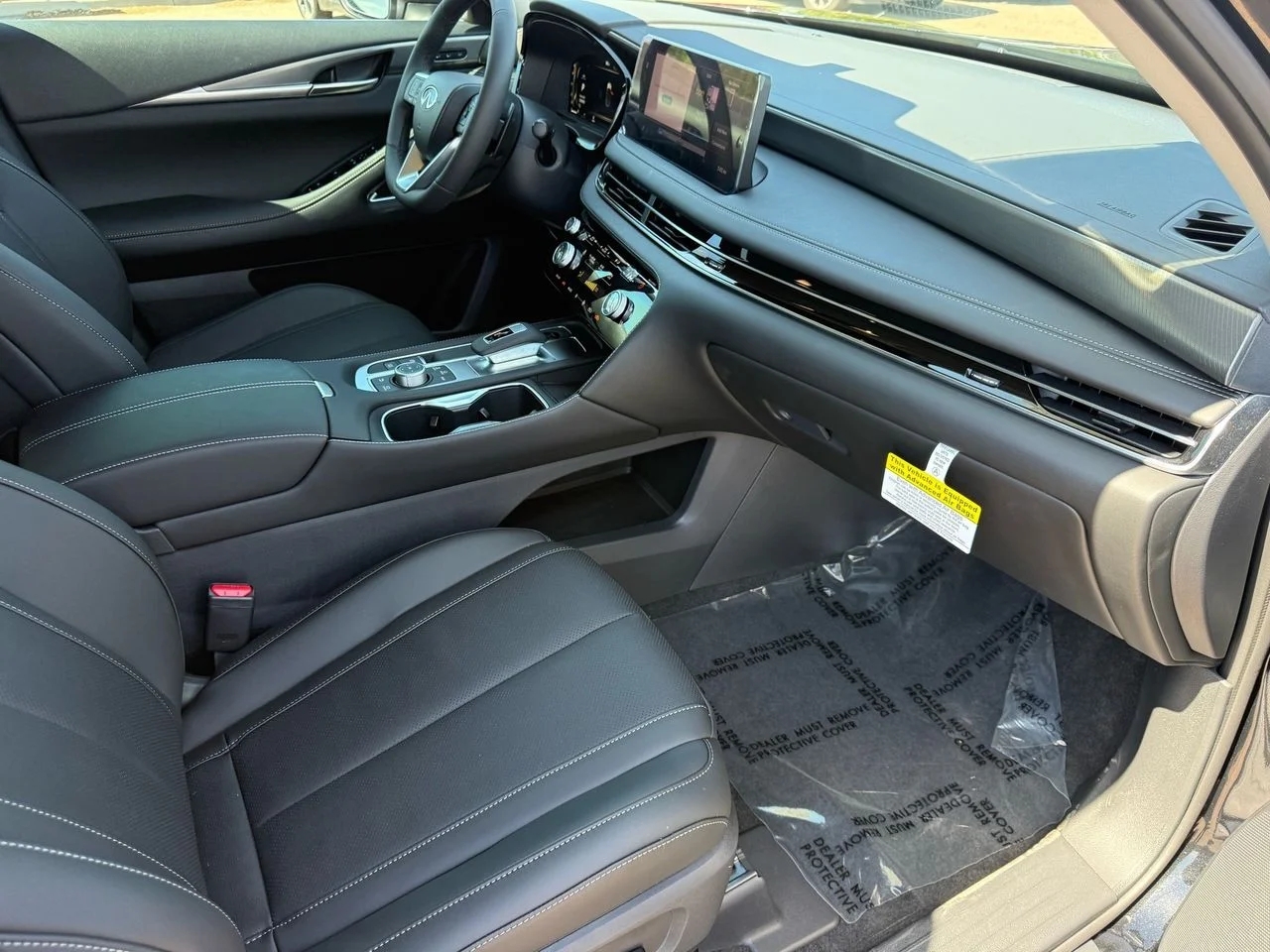 New 2027 MINERAL BLACK INFINITI Luxe FWD image 31