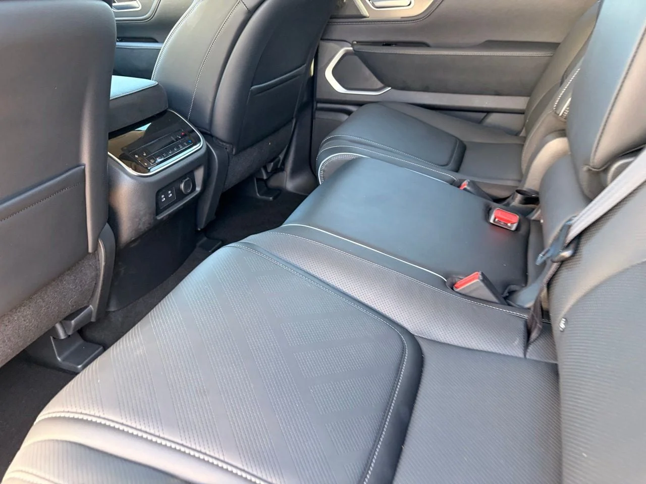 Certified Used 2026 RADIANT WHITE INFINITI Luxe 4WD image 15