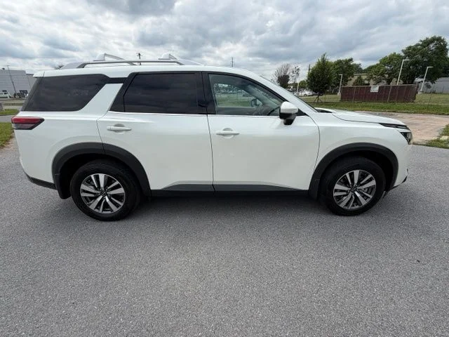 Certified Used 2024 Pearl White Nissan SL image 9
