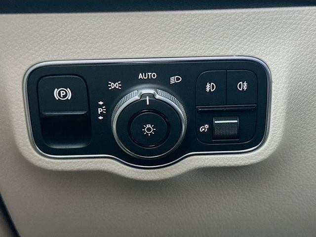 New 2026 Night Black Mercedes-Benz GLB 250 image 10