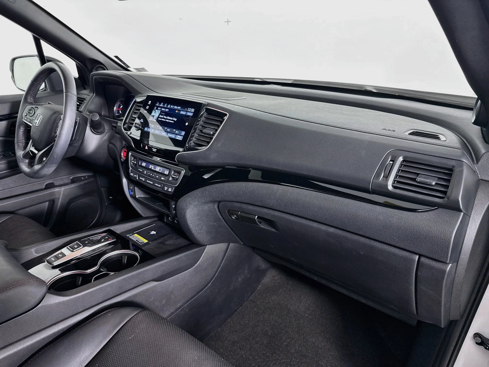 Used 2025  Honda Black Edition image 28