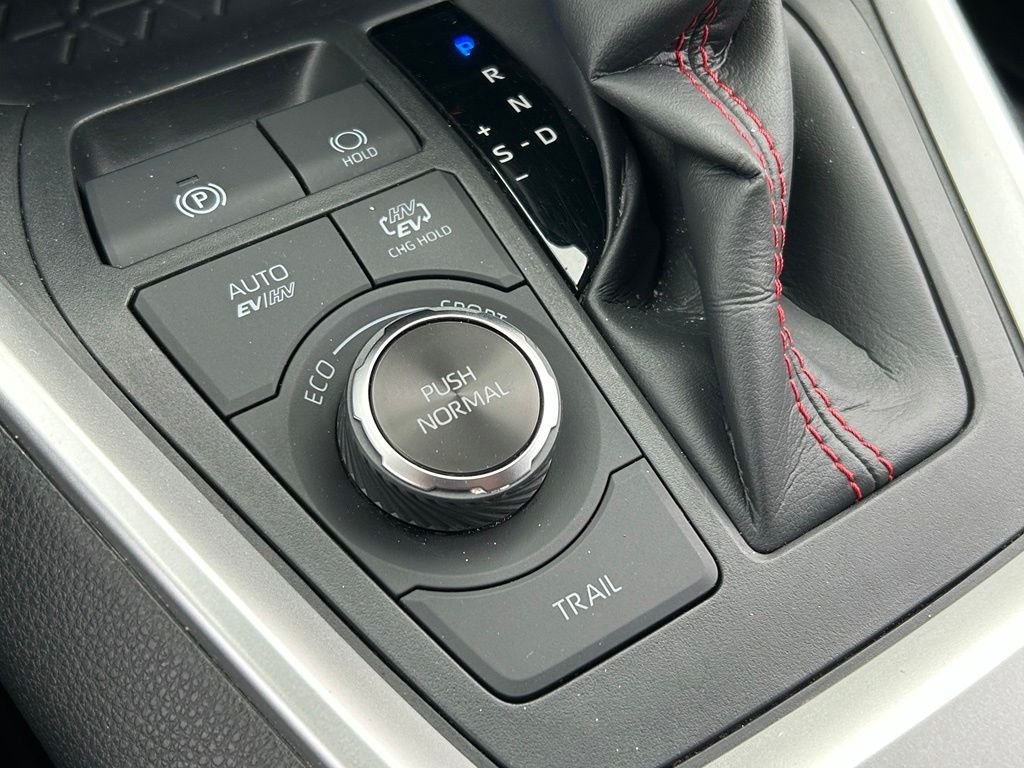 Used 2023 Ice Toyota SE image 28