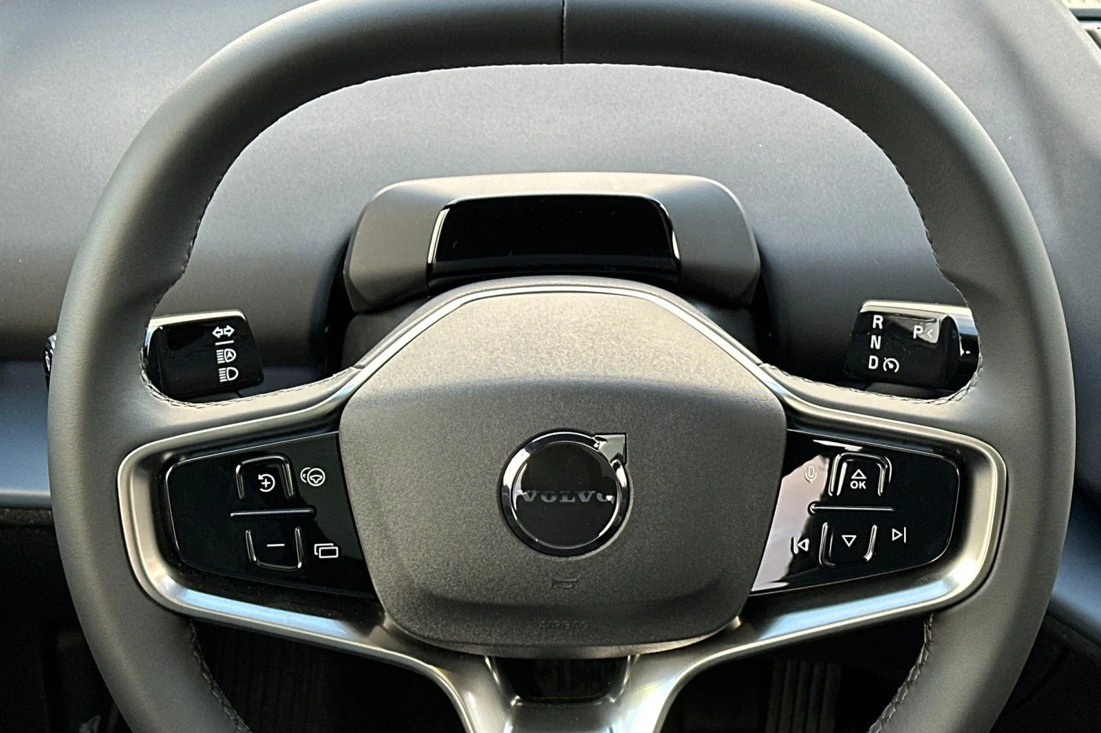 New 2026 Vapour Grey Volvo Twin Motor Plus image 24