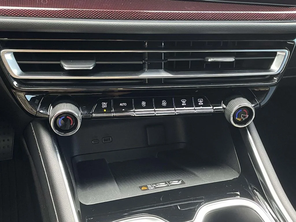 2025 Chevrolet Traverse Z71 - Photo 21