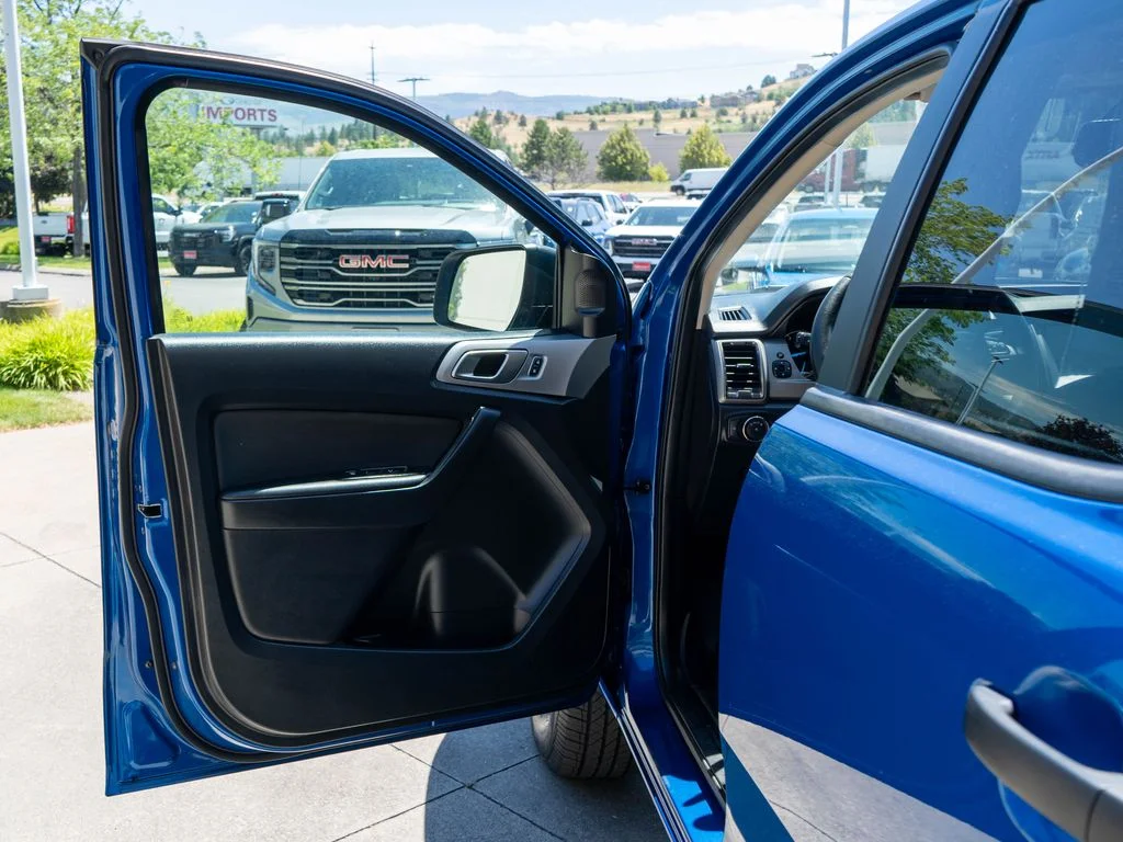 Used 2019 Blue Ford XLT image 15