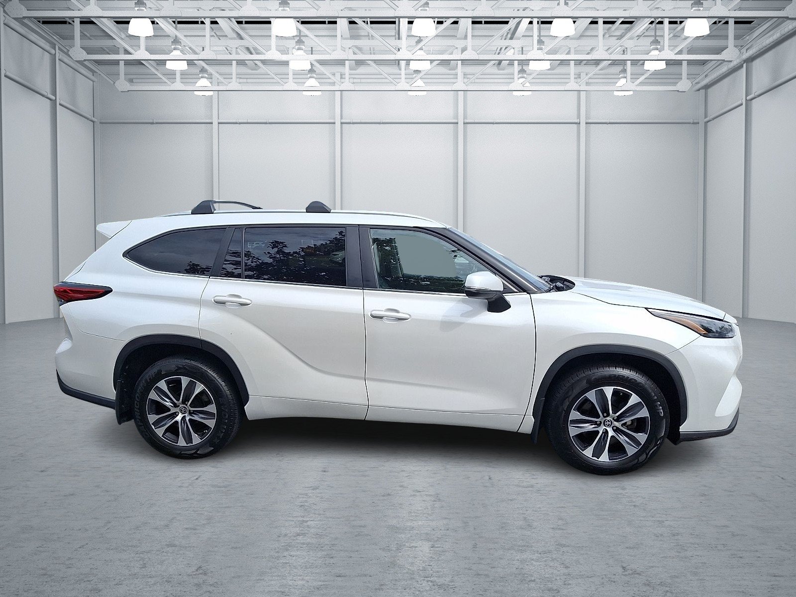 Used 2023 Wind Chill Pearl - 089 Toyota XLE image 7
