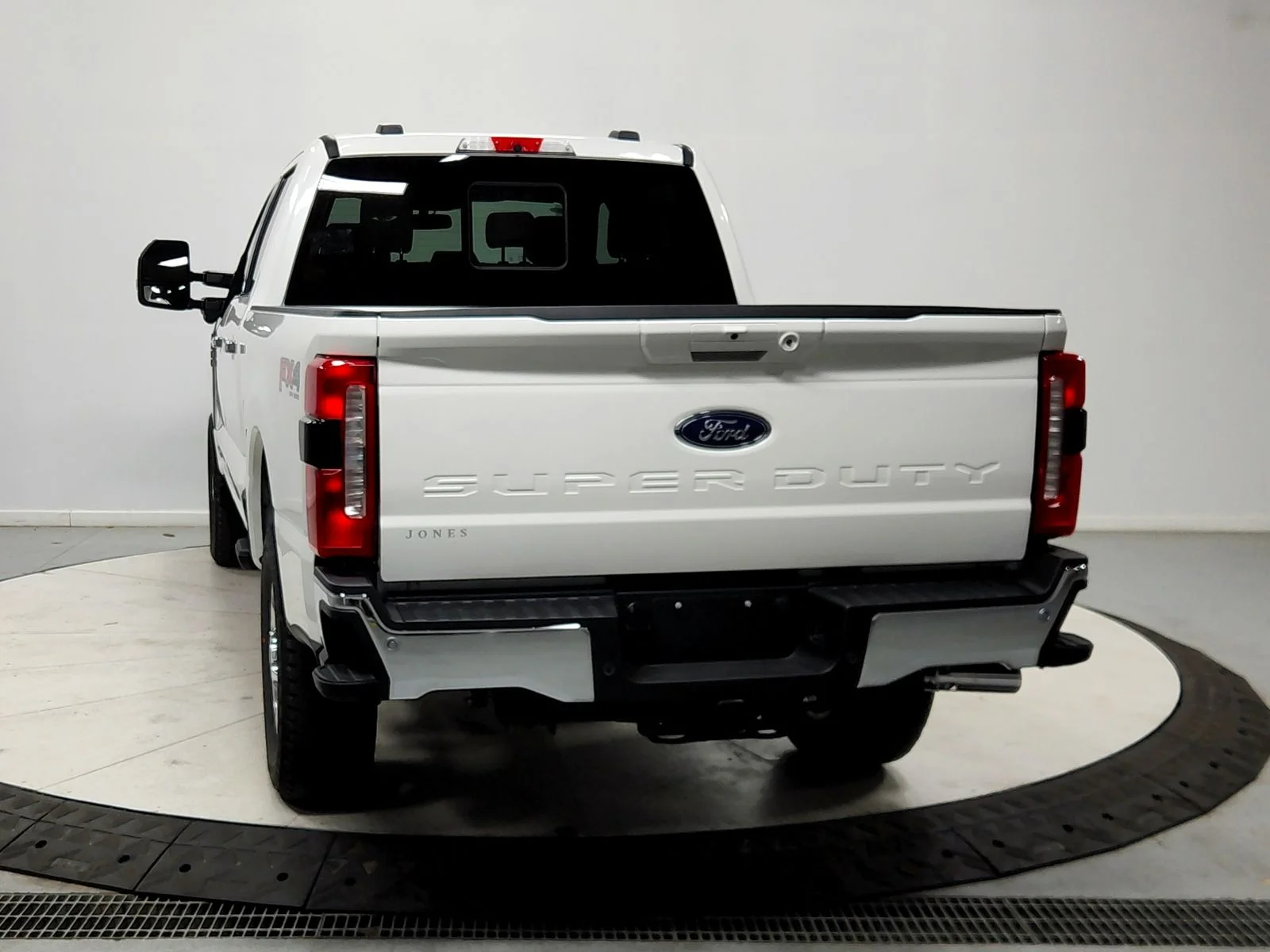 New 2026 Star White Metallic Tri-Coat Ford F-250® Lariat® image 6
