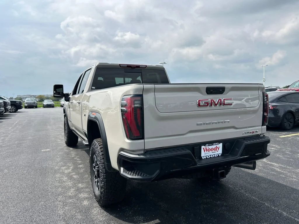 2026 GMC Sierra 2500HD AT4X - Photo 9