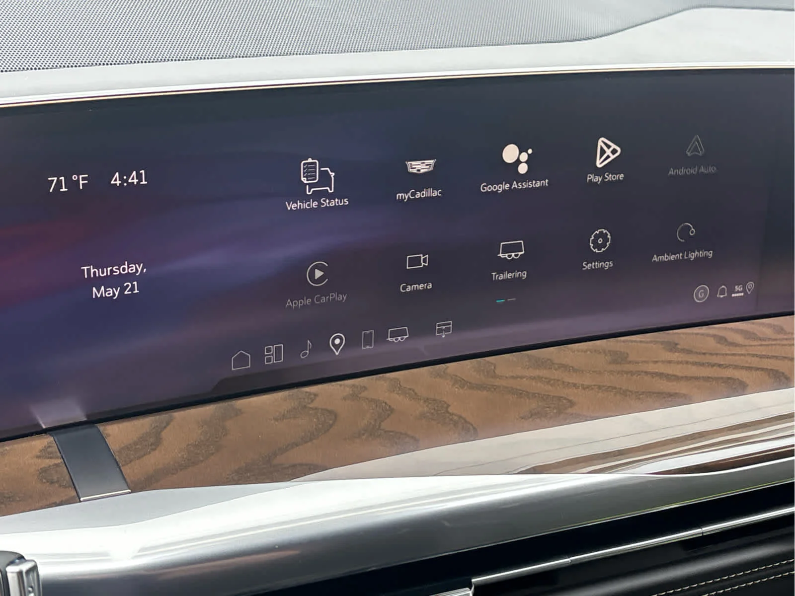 New 2026 Vibrant White Tricoat Cadillac Platinum Sport image 27