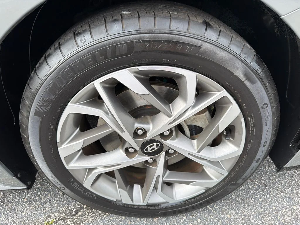 Used 2022 Gray Hyundai SEL image 12