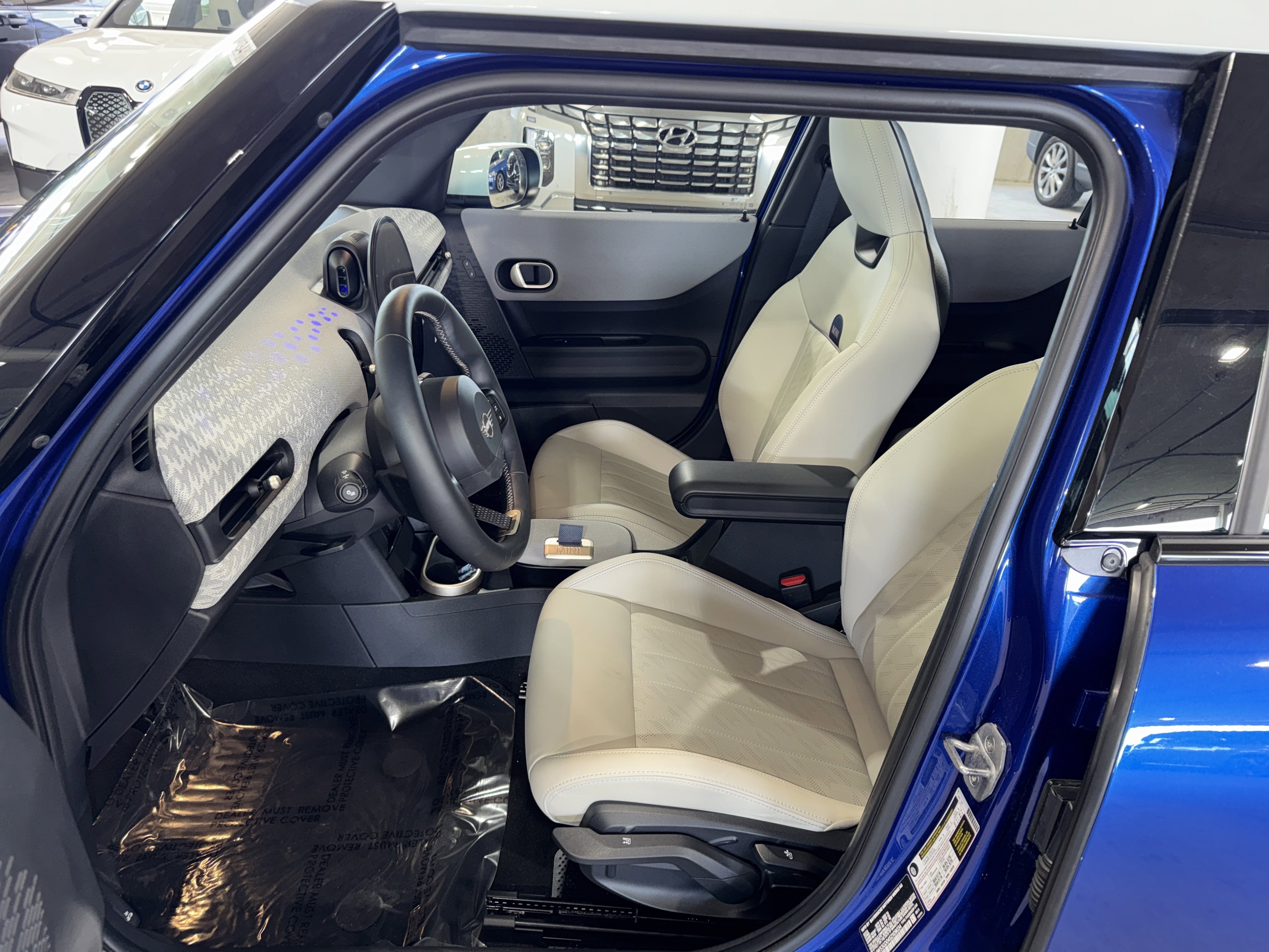Used 2025 Blazing Blue Metallic MINI Signature Plus image 19